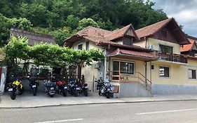 Casa Dina